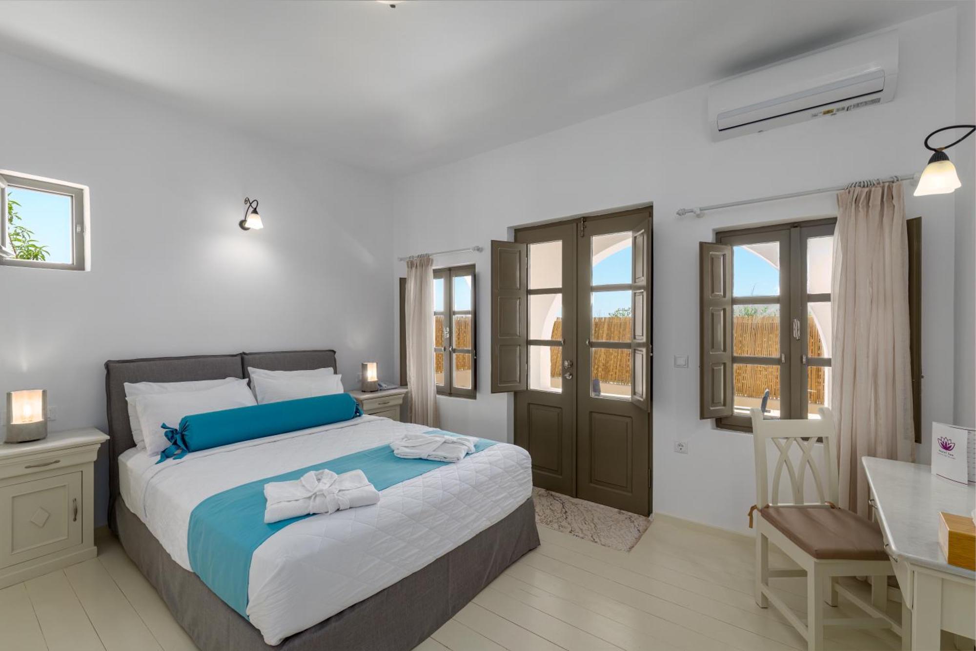 En Plo Boutique Suites Oía Exteriör bild